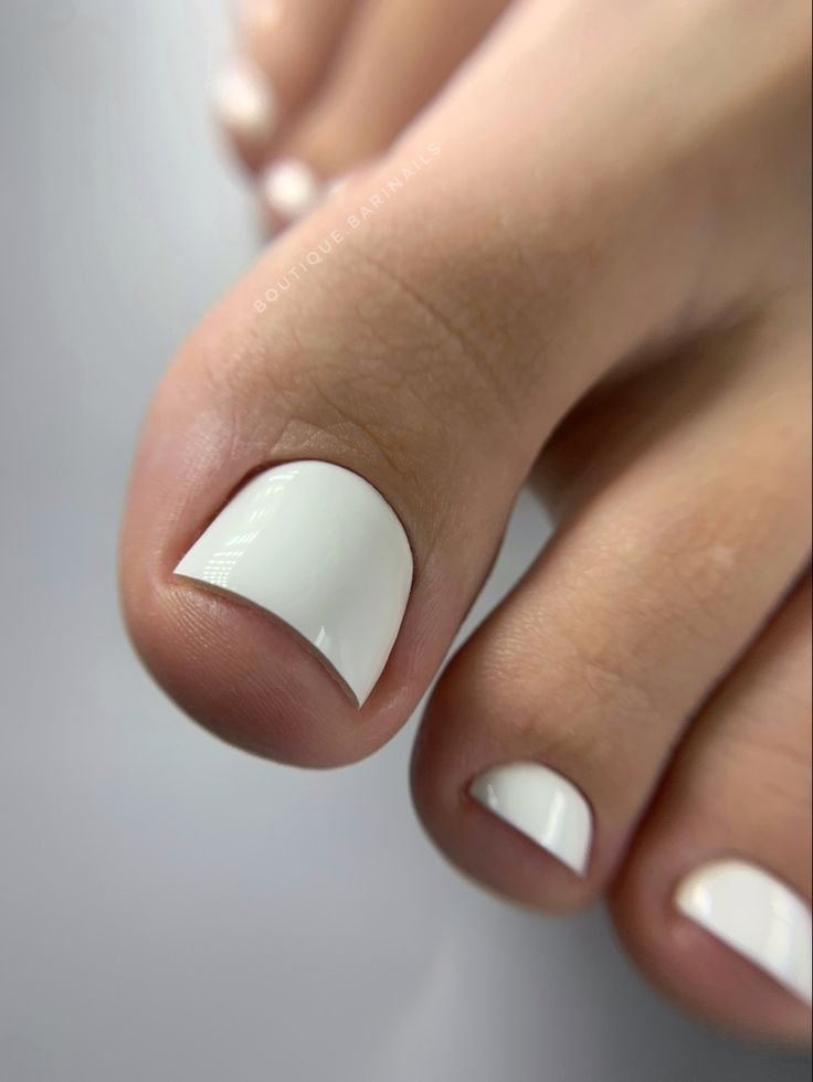 Podal Russo com Cutículagem + Esmaltação em Gel + Plastica dos Pés no Studio Valdenice SantAna, de R$200 por R$115. - Imagem 4